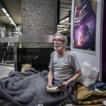 Une personne sans-abri dans une station bruxelloise